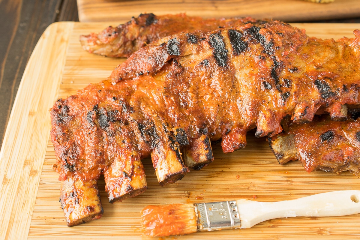 Grilled barbecue spare ribs