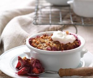 Light Mini Peach and Blueberry Cobbler