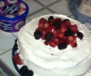 2 Layer Summer Berry Cake