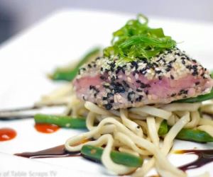 Seared Tuna Steak with Vegetables Lomein