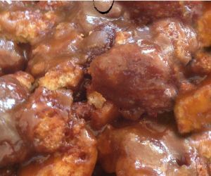 Gooey Crock Pot Monkey Bread