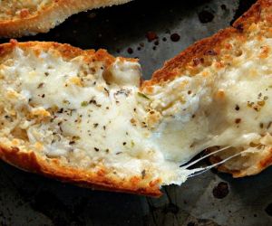 Cheesy Garlic Bread