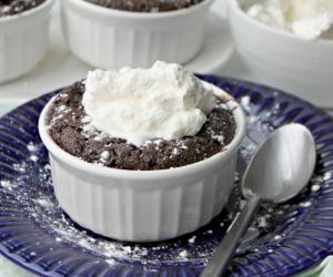 Individual Hot Chocolate Fudge Cakes