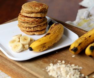 Banana Oat Pancakes