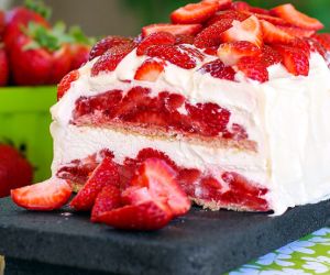 No Bake:  Strawberry Shortcake Ice Box Cake