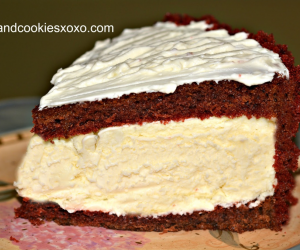 Red Velvet Cheesecake