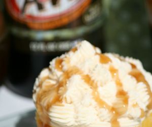 Root Beer Float Cupcakes