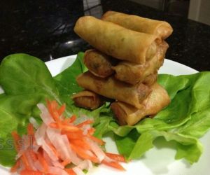 Crispy Mini Spring Rolls with Mussels