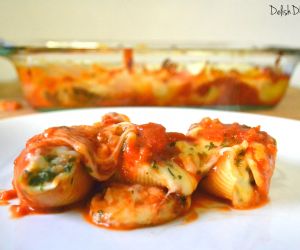 Sausage: Spinach & Artichoke Stuffed Shells