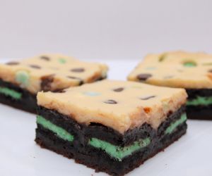 Minttastic Cheesecake Brownies