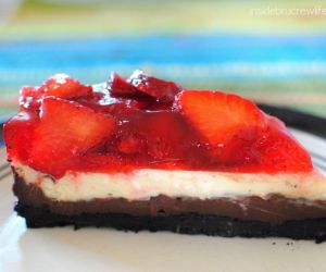 Strawberrylicious Chocolate Cheesecake