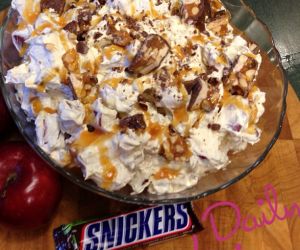 Snicker Caramel Apple Salad