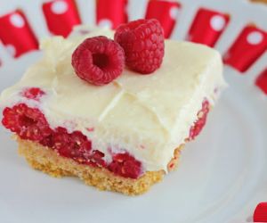 Raspberry Pudding Bars