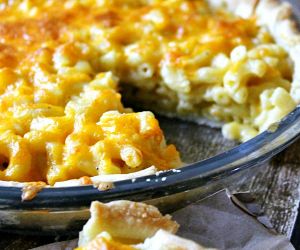 Macaroni & Cheese Pie