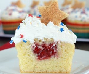 Vanilla Cherry Pie Cupcakes