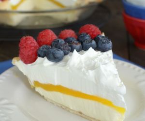 Lemon Cream Berry Pie