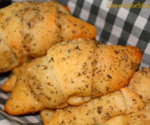 Garlic Cheese Crescents