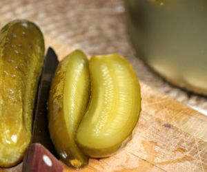 Naturally Fermented Crock Garlic Dill Pickles