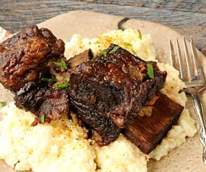 Slow Cooker:  Red Wine Pomegranate Short Ribs