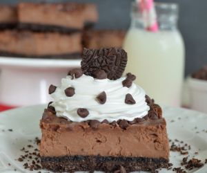 Triple Chocolate Cheesecake Bars