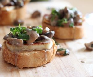 White Wine Mushroom Bruschetta Halloumi