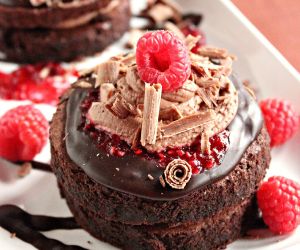 Chocolate Fudge Raspberry Baby Cakes