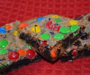 M&M Oreo Cookie Bars