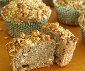 Easy Applesauce Muffins with Granola Topping