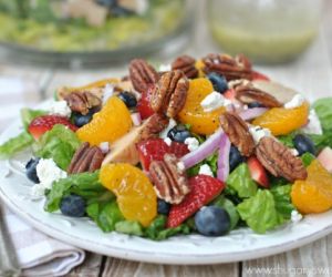 Strawberry Pecan Salad