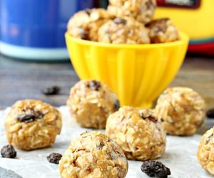 Oatmeal Raisin Energy Balls