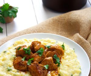 Spicy Sriracha Chicken with Creamy Roasted Poblano Grits