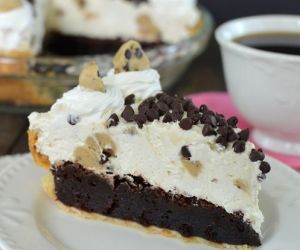 Cookie Dough Cheesecake Brownie Pie