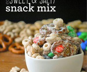 Easy Sweet & Salty Snack Mix