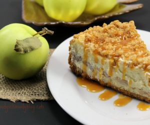 Apple Pie Stuffed Cheesecake