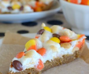 Peanut Butter Candy Corn Pizza