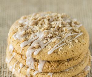 Glazed Pumpkin Streusel Cookies