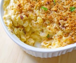 Classic Cheddar Bacon Macaroni & Cheese