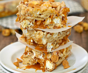 Salted Caramel Apple Popcorn Bars