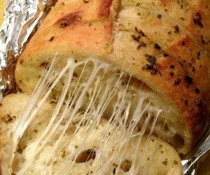 Irresistible Cheesy Pesto Bread