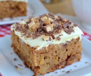 Apple Snickers Cake