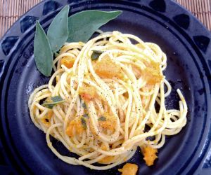 Spaghetti with Pumpkin & Sage Sauce