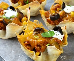 Sloppy Joe Wonton Cups