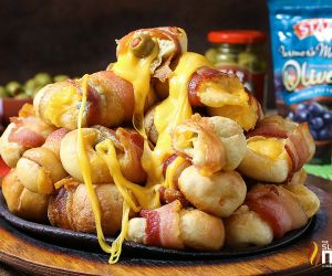 Cheesy Bacon Olive Poppers