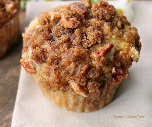 Banana Muffins with Crumb Topping