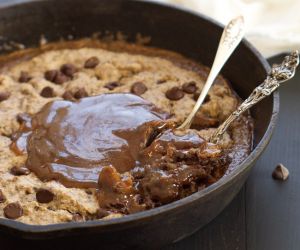 Paleo Deep Dish Salted Caramel Chocolate Chip Blondies