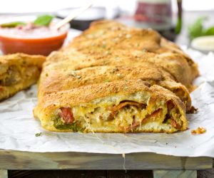 Easy Sausage and Pepperoni Stromboli