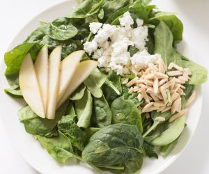 Pear and Goat Cheese Spinach Salad