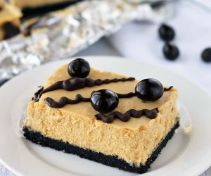 Kahlua Cheesecake Bars