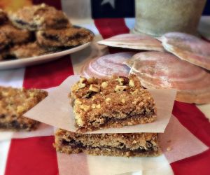Blackberry Oatmeal Bars with Streusel Topping