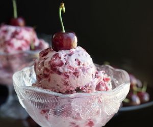 Quick & Easy Homemade Cherry Ice Cream